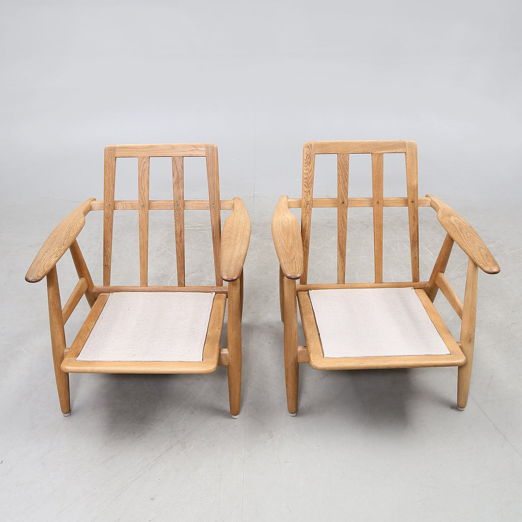 Hans J. Wegner GE 240 “Cigarren” Armchairs, Pair for Getama, Denmark