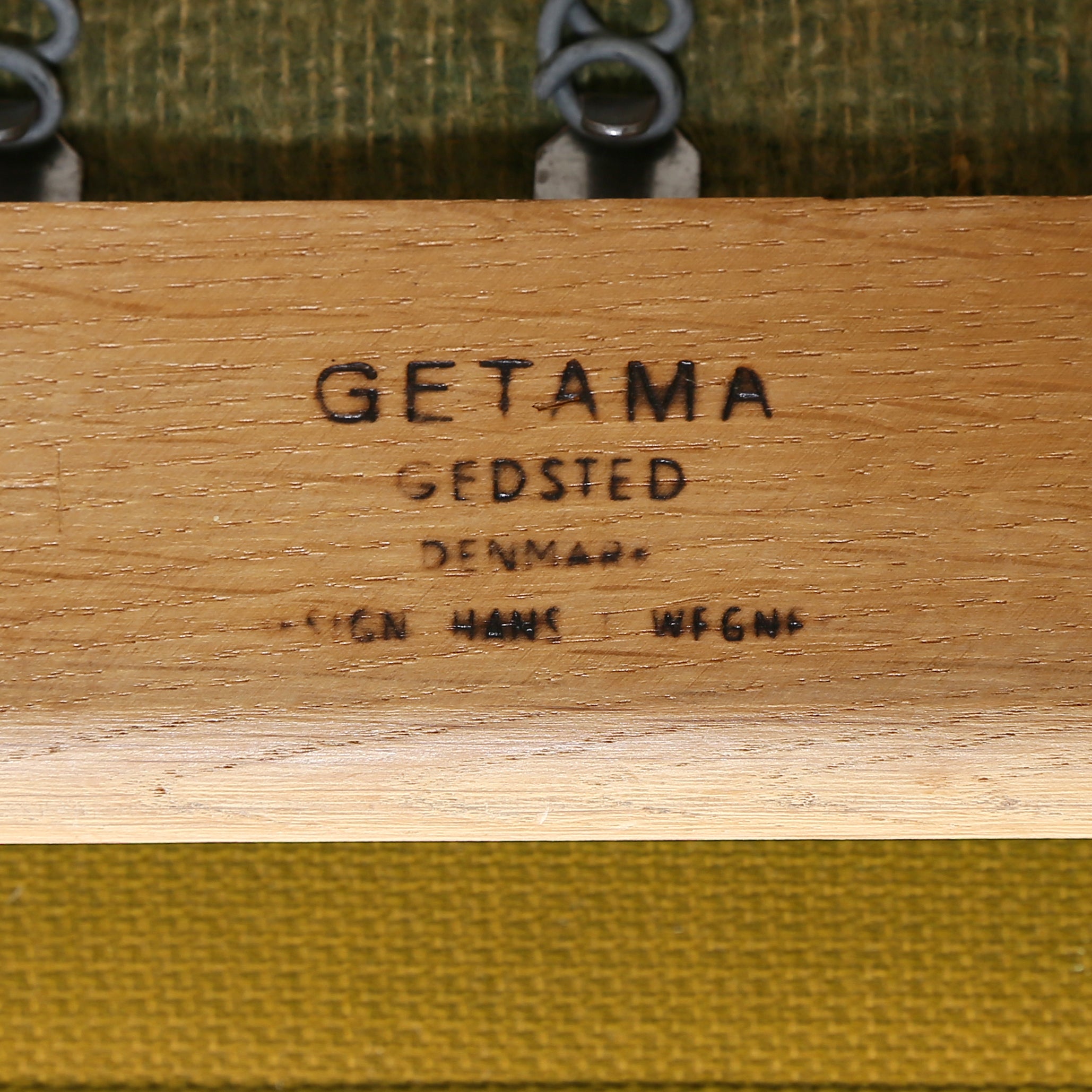 Hans J. Wegner GE 240 “Cigarren” Armchairs, Pair for Getama, Denmark