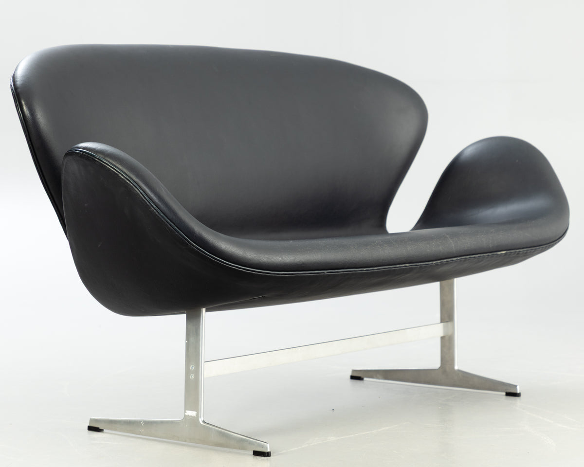 Arne Jacobsen Swan Sofa for Fritz Hansen, Denmark