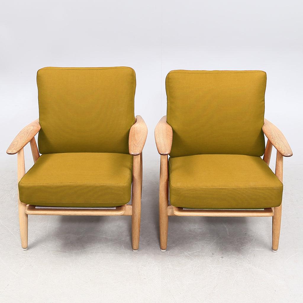 Hans J. Wegner GE 240 “Cigarren” Armchairs, Pair for Getama, Denmark