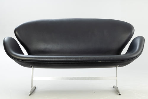 Arne Jacobsen Swan Sofa for Fritz Hansen, Denmark