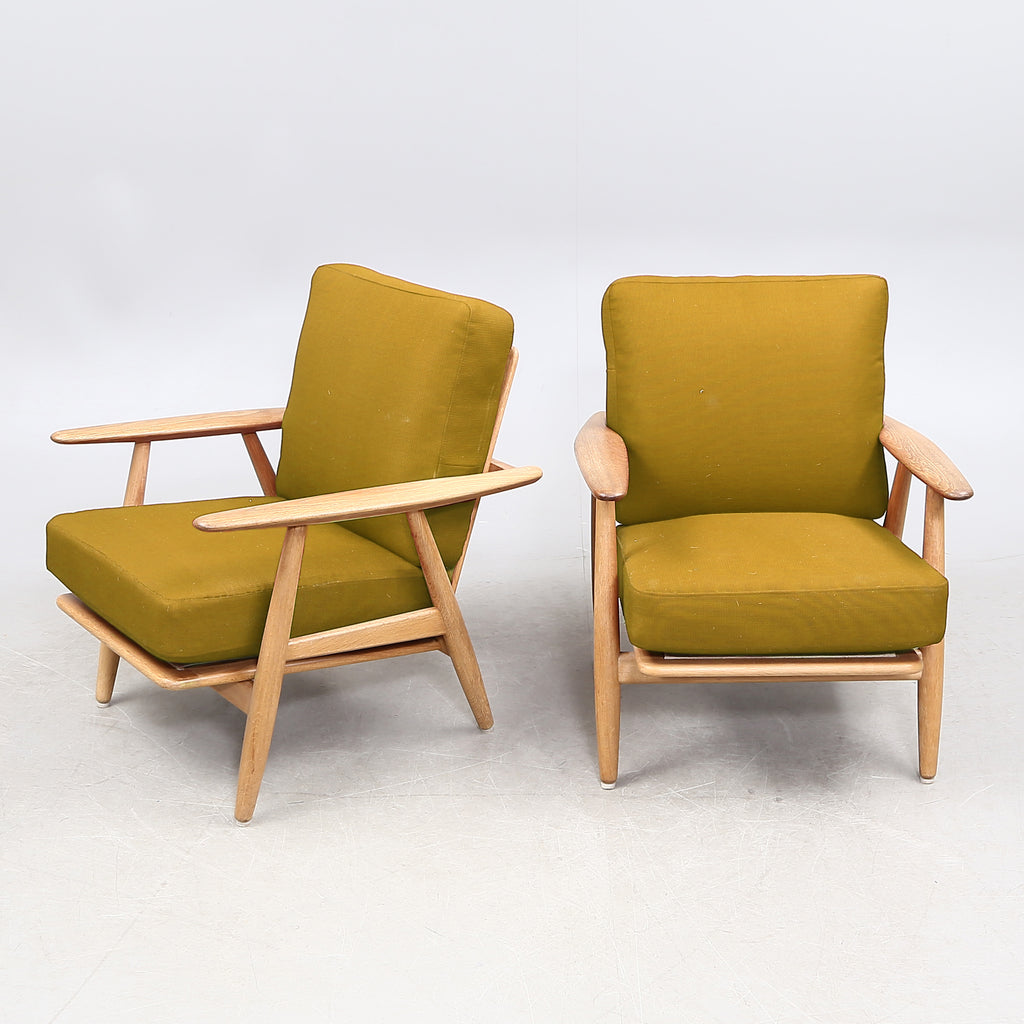 Hans J. Wegner GE 240 “Cigarren” Armchairs, Pair for Getama, Denmark