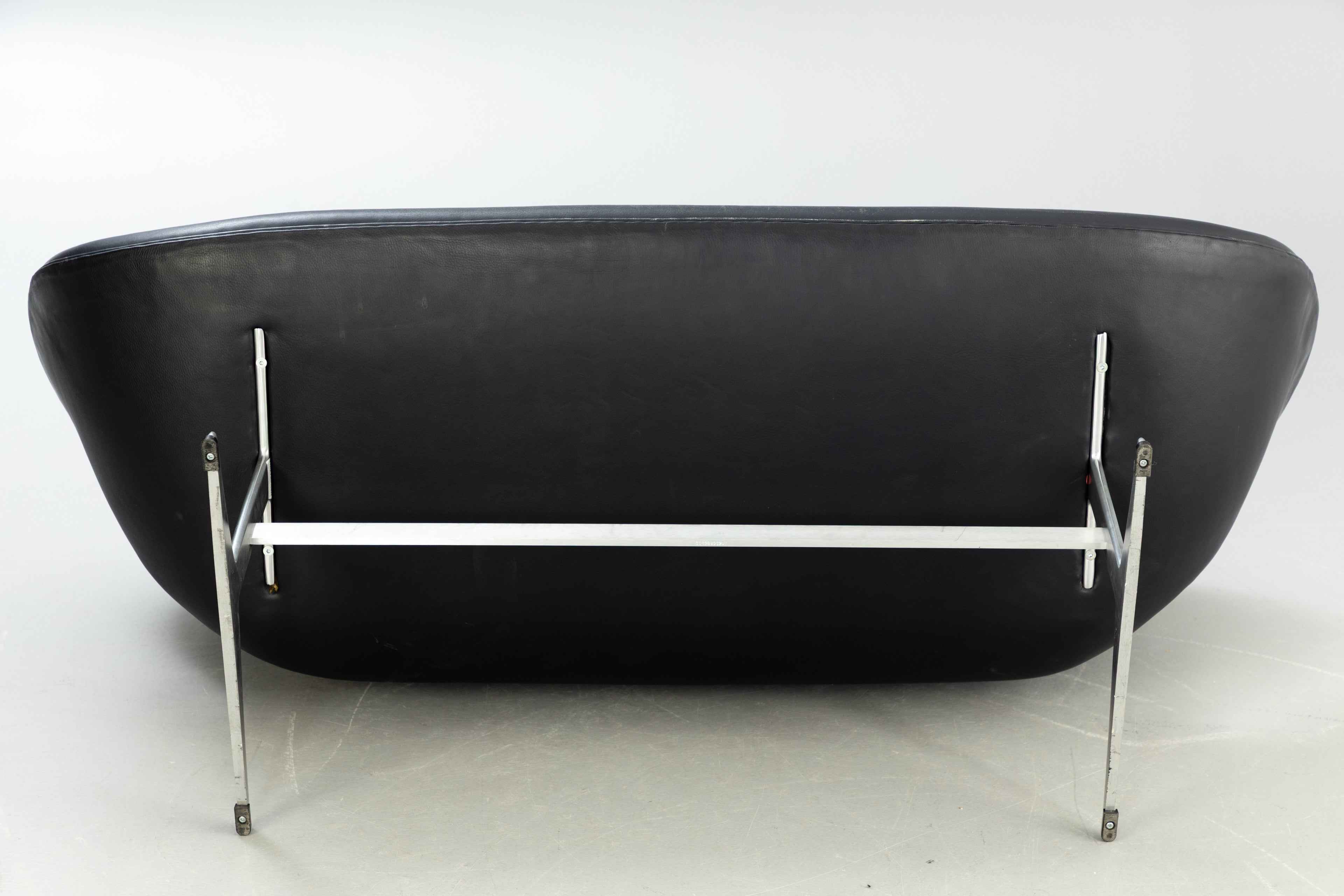 Arne Jacobsen Swan Sofa for Fritz Hansen, Denmark