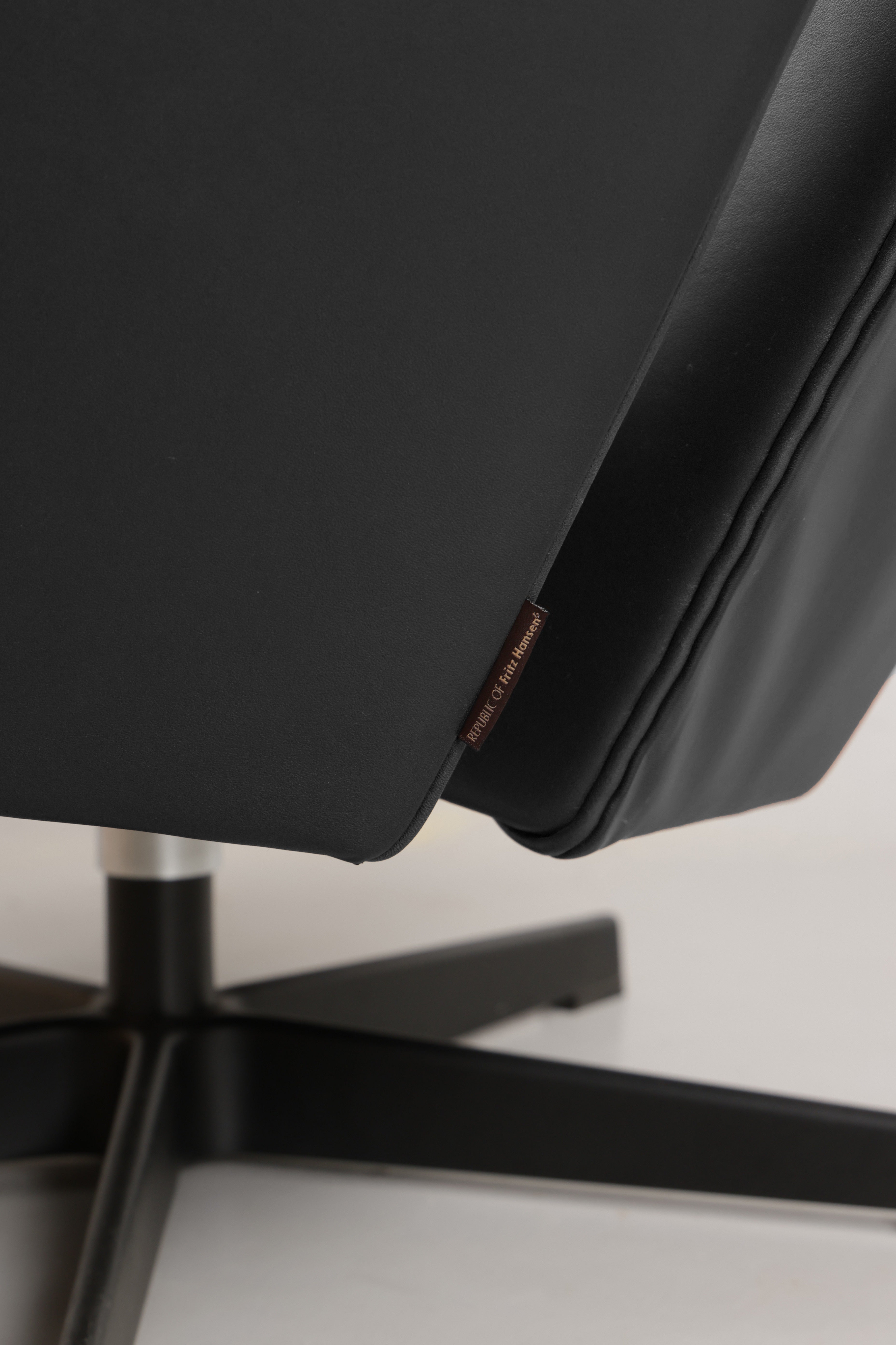 Arne Jacobsen Oksen Armchair with Footstool for Fritz Hansen, Denmark