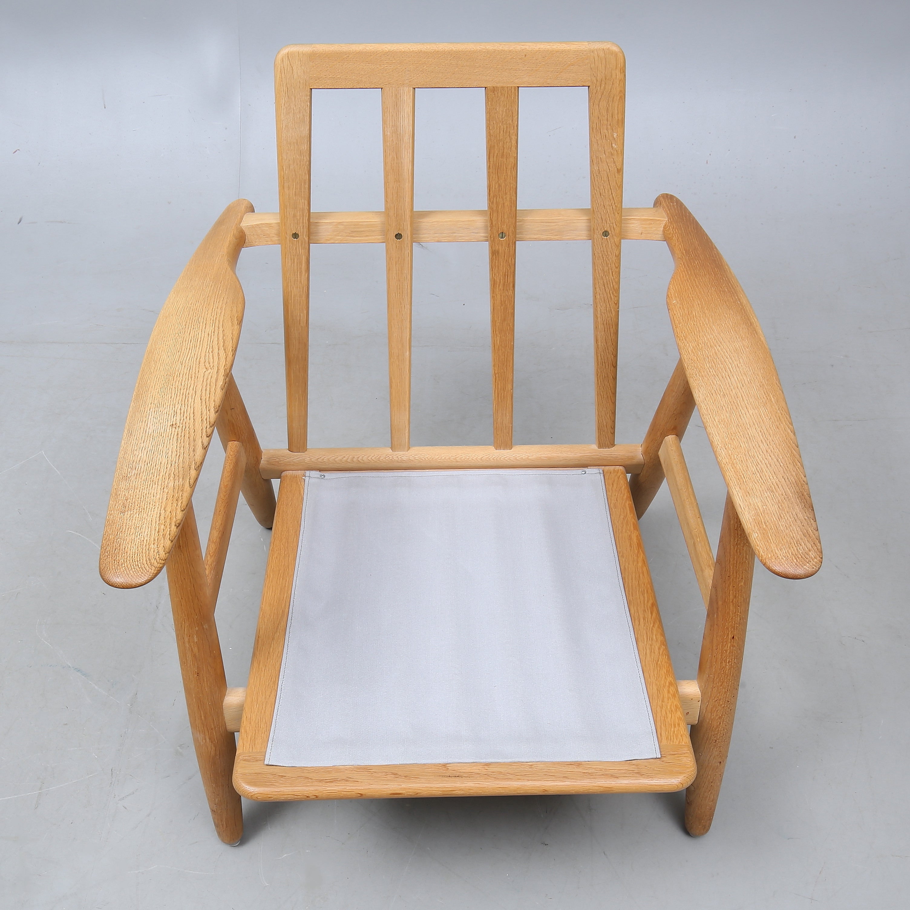 Hans J. Wegner GE 240 “Cigarren” Armchairs, Pair for Getama, Denmark